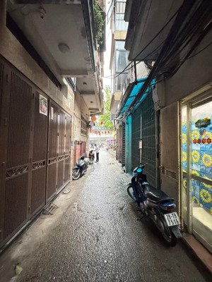 trần khát chân 60m x 5 tầng. mt5.7m cách 2 nhà ra mặt phố. ngõ thông, kinh doanh. lh 