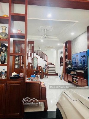 rẻ vô địch. định công 70m, 5 tầng, ngõ thông. 10 tỷ, chính chủ gửi bán.