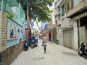 bán nhà riêng cách mạng tháng 8 quận 3 , thổ cư 89m2.diện tích sàn 178m2, shr, đã hoàn công.