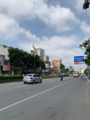 bác liên bán gấp nhà mặt phố nguyễn văn cừ, long biên, kinh doanh đỉnh