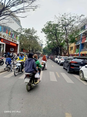 nhà kim giang giáp với ngã tư sở , nhà mình 8m ra mặt phố kim giang ,, sổ đỏ vuông đẹp ,,, 4 tầng ,