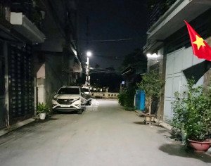 bán nhà bắc từ liêm ngõ thông 2 ô tô tránh gần hồ dân sinh