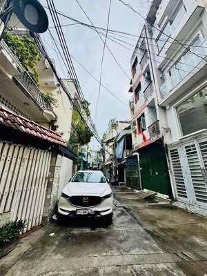 xe hơi đỗ cổng - sát mặt tiền huỳnh văn bánh, phú nhuận - gần lê văn sỹ - 55m2 nở hậu