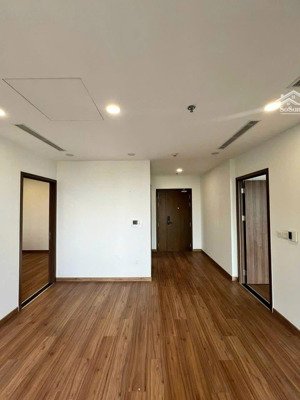 cho thuê căn hộ eco green - block e tầng 12 2pn 2wc 65m2.