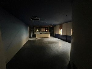 cho thuê nhà mặt phố trần hưng đạo, dt 230m2x2 tầng, mt 7.3m, giá 200tr, lh 