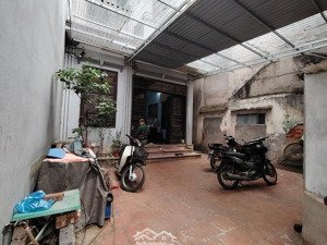 gấp gấp quá các bác ơi anh bạn hàng xóm muốn tìm chủ mới cho mảnh đất dt :97m .tặng ngay