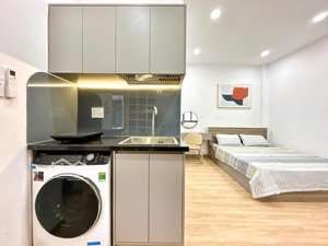 cho thuê căn studio cửa sổ trời thoáng máy giặt riêng full nt xịn ngay lê vă sỹ quận 3
