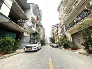 bán căn nhà hộ khẩu phường nghĩa đô- ô tô tránh- 55m2, 4 tầng- sát đường lớn- giá 11.8 tỷ