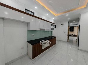 yên nội, lô góc, 5 tầng, thang máy, sẵn ở- chỉ hơn 6 tỷ- ô tô đỗ cửa. liên hệ e sớm: 