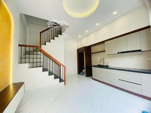 siêu hiếm_bán nhà 5 tầng việt hưng,phun nội thất,3 ngủ _chỉ 5.2 tỷ