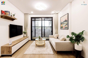 bán căn 2pn fpt plaza 3 giá rẻ- hướng đẹp - tặng nhiều nội thất