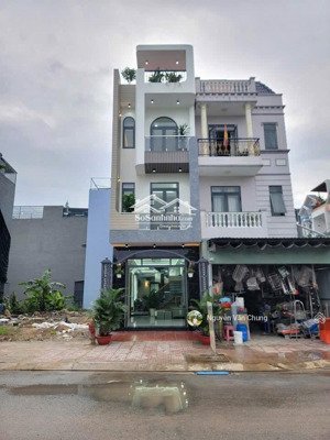 nhà mới 4pn 74m2 có thang máy thiết kế hiện đại gần vòng xoay an phú ngã tư miếu ông cù 6,5 tỷ