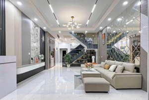 căn 4 phòng ngủ ở thành thái q10 1tỷ t6