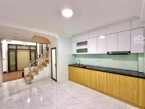 bán gấp nhà dân xây lô góc ngay gần chợ hà đông ngõ ô tô- diện tích 35m2x4 tầng siêu thoáng