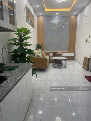 tôi cần bán nhà cát linh - tôn đức thắng ,gần hồ , 3 bước ra mặt phố ô tô tránh ,có ban công