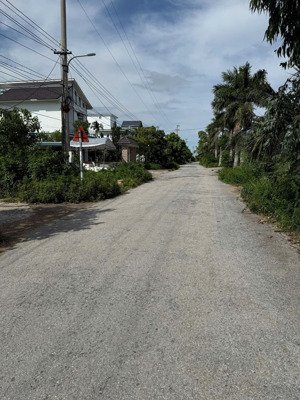 - đất mặt đường trục chính mạc phúc tư, tân thành, dương kinh