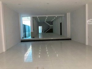 em còn mặt tiền kinh doanh nguyễn oanh giảm nhanh 1 tỷ còn 33 tỷ 500. lh 