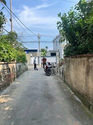 cần bán lô đất đẹp tại tiểu trà hưng đạo - hải phòng
lô đất đẹp vị trí đẹp gần mặt đường chỉ 20m
sá