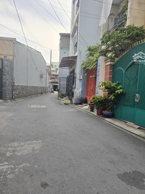 nhà đẹp lô góc 2 mặt hẻm - trung tâm bàu cát - ni sư huỳnh liên - sổ vuông vức - không lộ giới