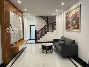 bán nhà kẻ tạnh - phường việt hưng - giá chưa đến 6tỷ. đầy đủ nội thất.