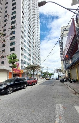 chỉ 6,6 tỷ bán đất tặng nhà cấp 4 hẻm cao văn bé, ngay gần mường thanh viễn triều, gần biển -60,9m2