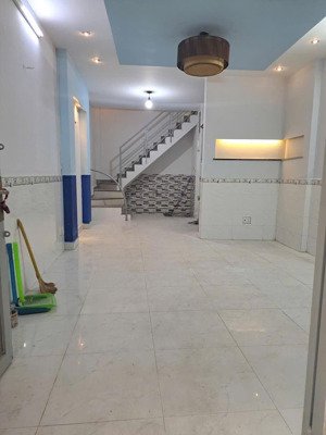 trệt lầu 4x10m có 2pn 2wc lê văn thọ p11 gv giá chỉ 8 triệu