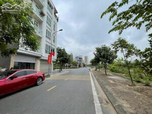 Bán đất tái định cư giang biên, view cánh đồng cực đẹp, hiếm