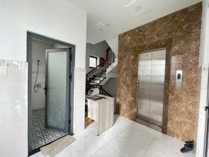 chính chủ cần bán biệt thự himlam, tân hưng, q.7 nhà full nội thất, sổ hồng, có thang máy. 42tỷ