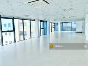 cho thuê văn phòng phường 25, binh thạnh, đường nguyễn gia trí, dt 150m2. free xe máy!