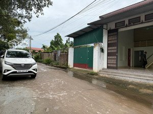 bán nhà cấp 4 đầy đủ công năng: 1 phòng khách,2 phòng ngủ,1 nhà bếp,1 nhà vs đường liên thôn 10m