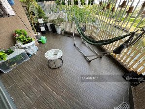 cần bán căn hộ có sân vườn rộng. view đẹp. thoáng mát. giá chỉ 4tỷ300. lh 