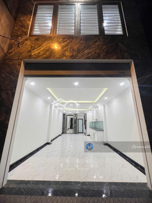 siêu phẩm phúc lợi 40m - 5 tầng - sát vinhome riverside - ô tô vào nhà - cách ô tô tránh 3 nhà