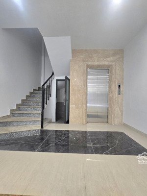 hàng hiếm.bán 1 căn duy nhất kđt đô nghĩa, 7t thang máy xịn , kinh doanh sầm uất . giá nhỉnh 15 tỷ