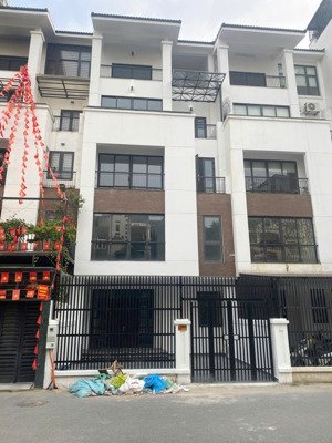 cho thuê nhà liền kề nguyên văn lộc, hà đông 110m2, 5 tầng, mt 7m, thông sàn, thang máy, giá 55tr