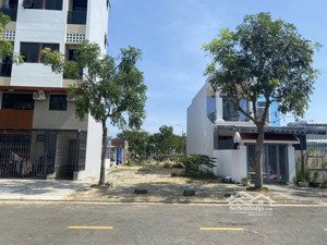 chính chủ bán 171m2 (7x24,5) đường lớn 10m5 trục thông đại học fpt , giá tốt