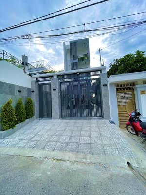 siêu phẩm mặt tiền bờ kè tx24, 5,5x35m ( nở hậu 6,5m), 1 trệt 2 lầu, đường nhựa xe hơi 6m