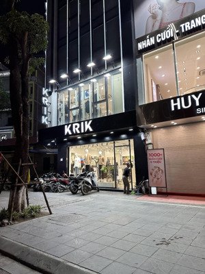 cho thuê nhà mặt phố nguyễn trãi, dt 52m2x3 tầng, mt 4.3m, giá 40tr, lh 