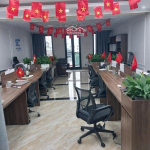 cho thuê sàn văn phòng tại ngã 5 hà trì,hà đông .diện tích 85m2.lh ms.thắm : 