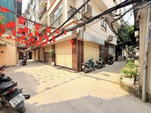 nhà phố nguyễn văn huyên 82m*5t, mt 4.5m, ngõ rộng 3m, 30m ra phố, 2 thoáng, về ở ngay giá 16 tỷ