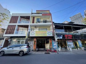 bán nhà 3 tầng view biển hòn chồng dt 97,9m2 đường 16m, full nội thất căn hộ cao cấp, 17,4 tỷ có tl