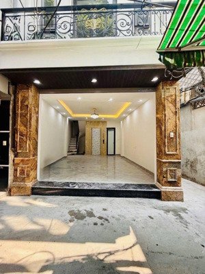 bán gấp nhà đẹp trung tâm hai bà trưng- 40m- 5 tầng-thang may- ngõ oto- kinh doanh nhỏ- 11.8 tỷ