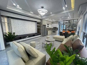 siêu phẩm phường việt hưng long biên ngõ oto thang máy nhà mới