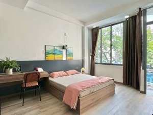 căn phòng full nội thất ban công máy giặt riêng ngay nguyễn hữu cảnh giáp q1