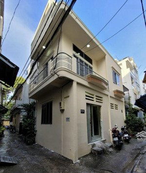 cho thuê nhà riêng 392/8/** đường cao thắng, quận 10, 14 triệu, 64m2 sử dụng
