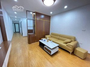 bán căn tập thể trần quốc hoàn, hn 41/90m2, nội thất vip, 4,2 tỉ.