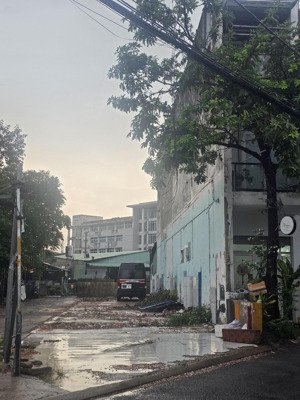 bán lô đất đường thông 10m thuộc đường nguyễn văn quá q12 diện tích : 5,2 x 46 = 246m2