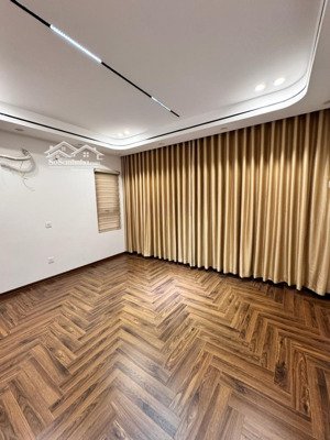 trần duy hưng - cầu giấy - lô góc ô tô vào nhà -kinh doanh - nhỉnh 22 tỷ