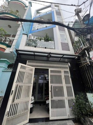 nhà gần đại học công nghiệp-cách chỉ 100m - bề ngang 4,3m - 4 tầng hẻm xe hơi tới nhà