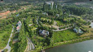 19tỷ8.chính chủ gđ nhượng lại bthu khu a view hồ. gia đình ko ở nên bán giá tốt hoan hỉ. sổ lâu dài