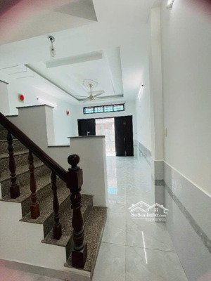 nhà hoàng hoa thám 4 tầng btct đưởng xe hơi ngay chợ 54 m2 vị trí vip